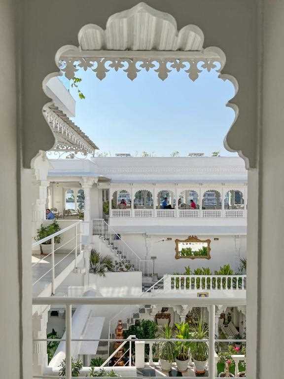 Jagat Niwas Palace